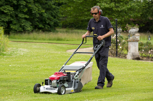 Heavy-duty Lawnmowers made in Japan